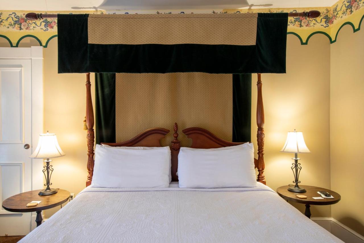 Foley House 4*