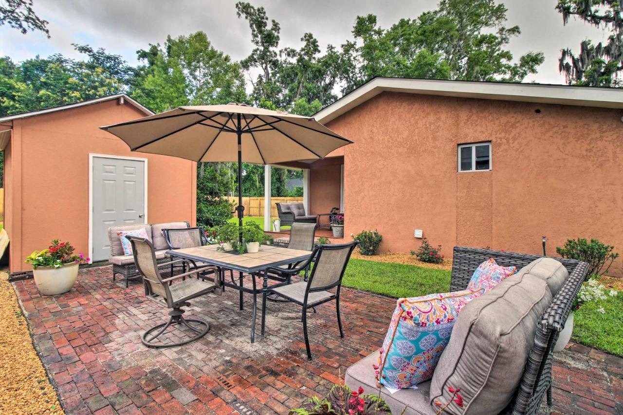 Holiday home Updated Hideaway With Luxury Backyard! *