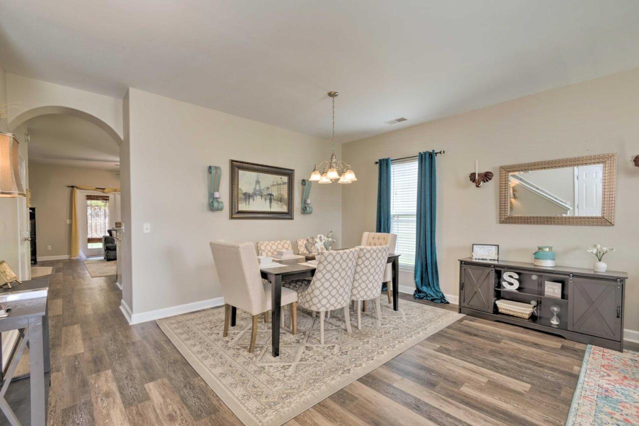 Holiday home Spacious Pooler With Family-friendly Perks Savannah