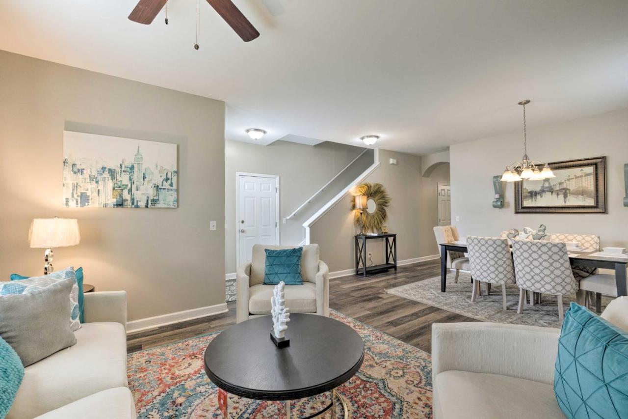 Spacious Pooler With Family-friendly Perks *