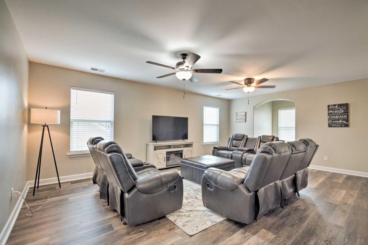 Holiday home Spacious Pooler With Family-friendly Perks
