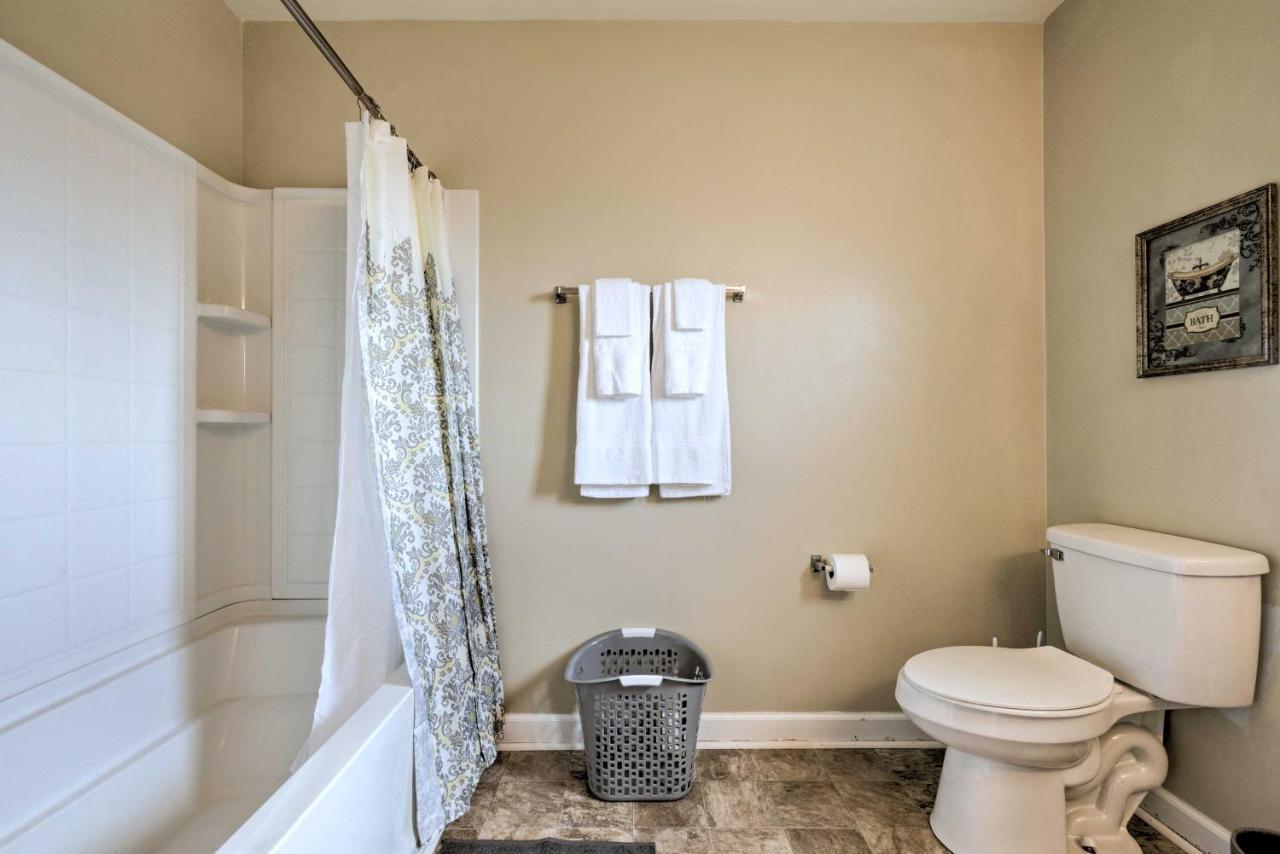 Holiday home Spacious Pooler With Family-friendly Perks
