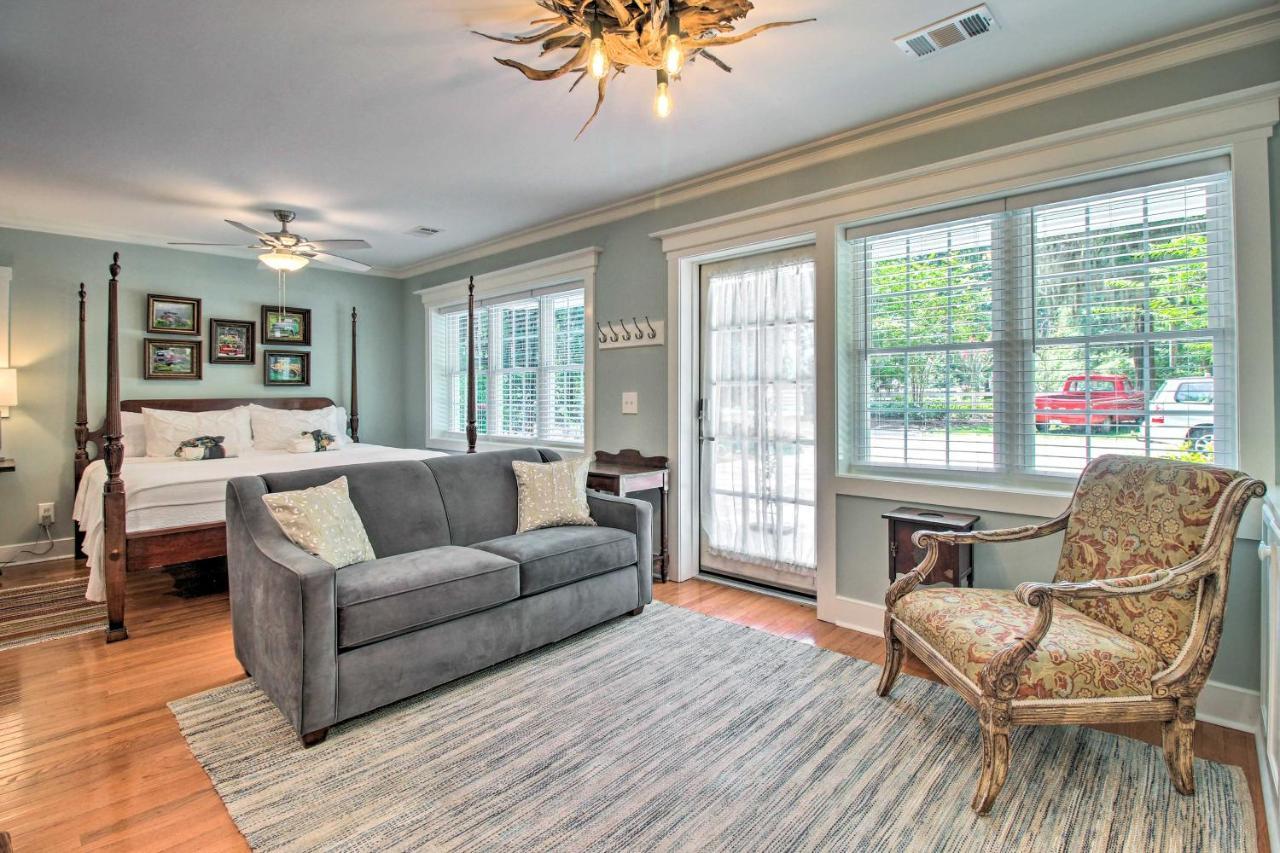 Elegant Hideaway With Private Garden Apartment Savannah