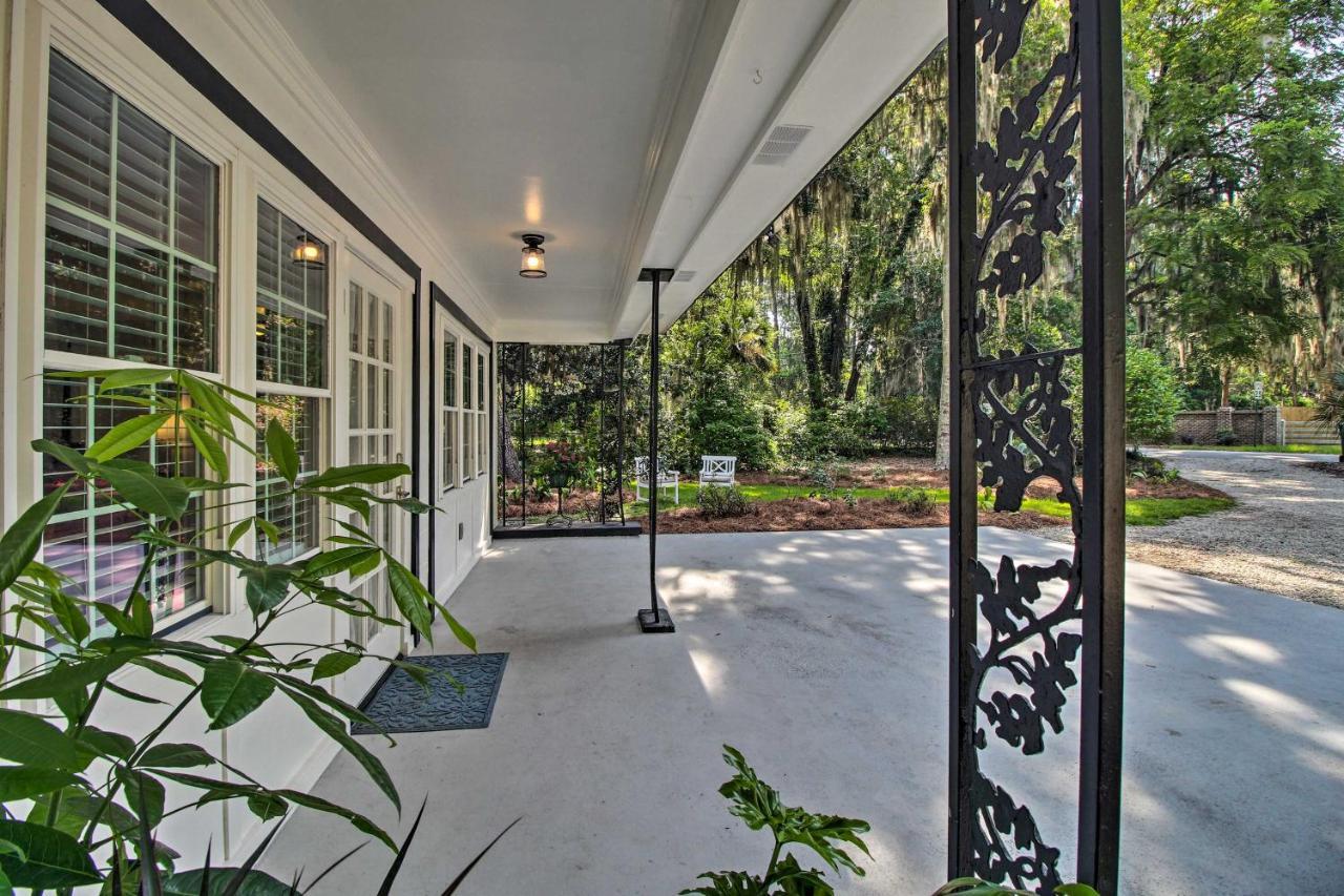 Elegant Hideaway With Private Garden Apartment *