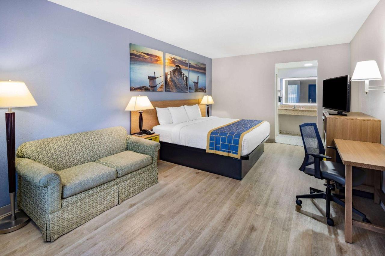 Days & By Wyndham Midtown 2*