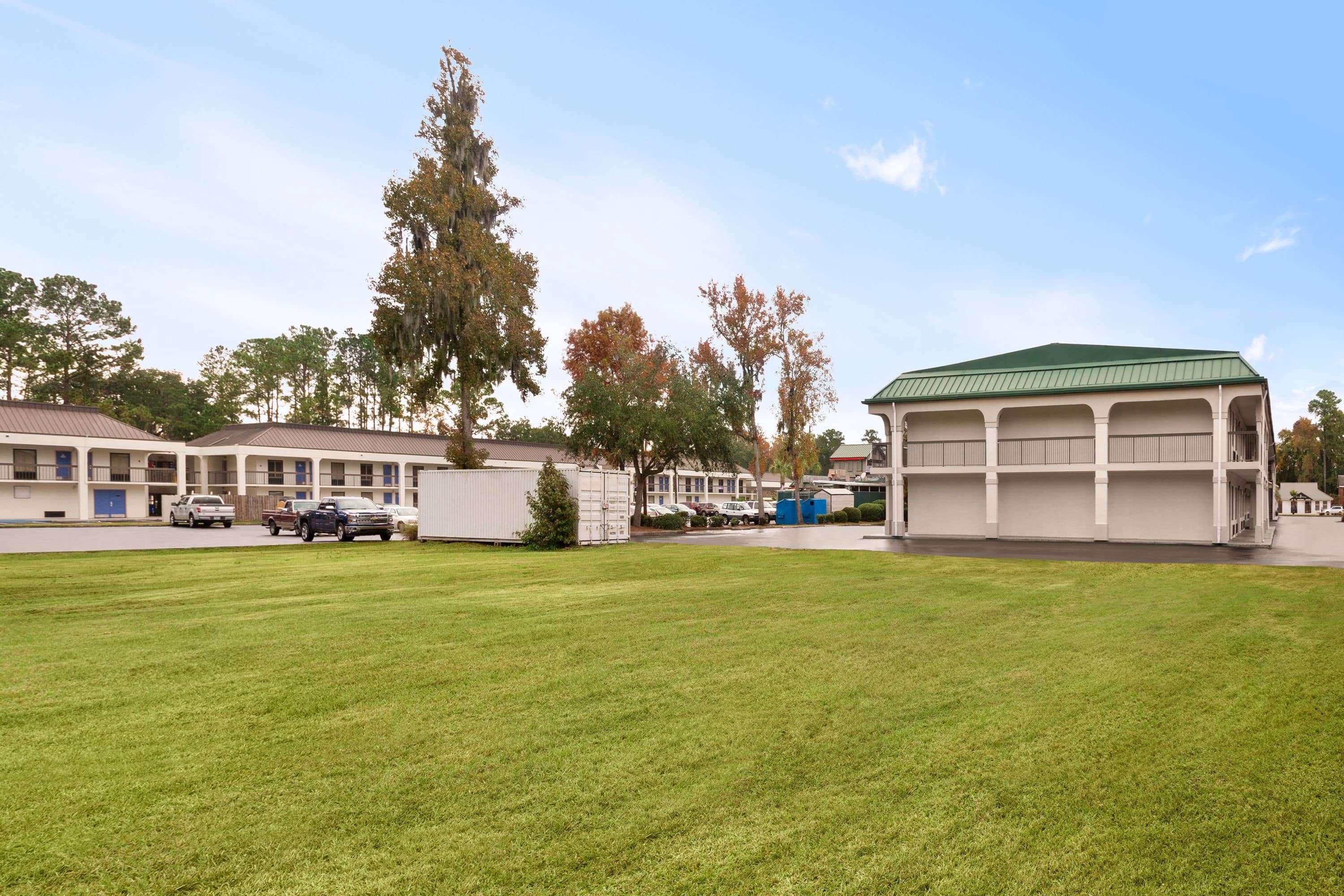 Motel Days & By Wyndham Midtown