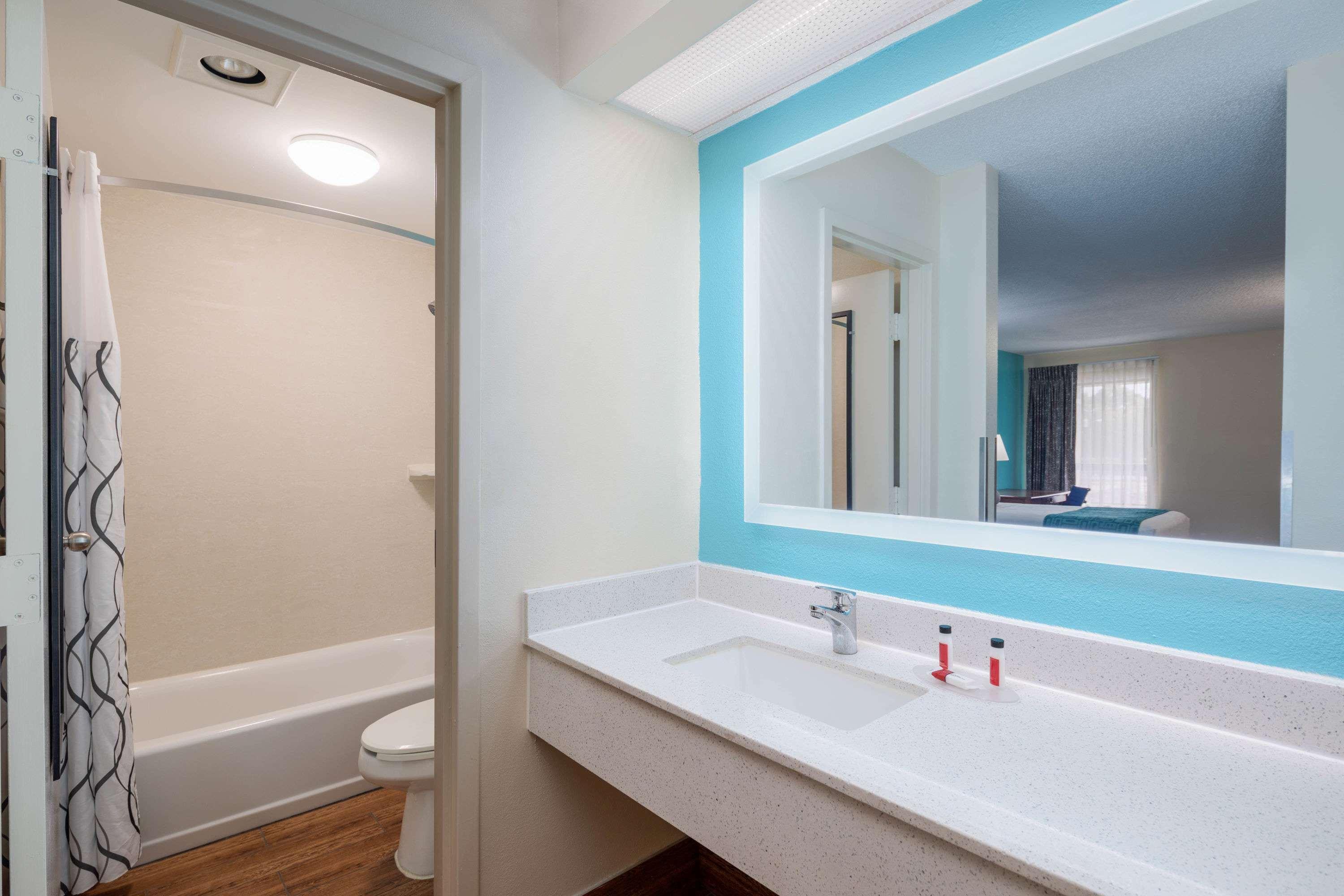 Howard Johnson By Wyndham Ga Hotel Georgetown