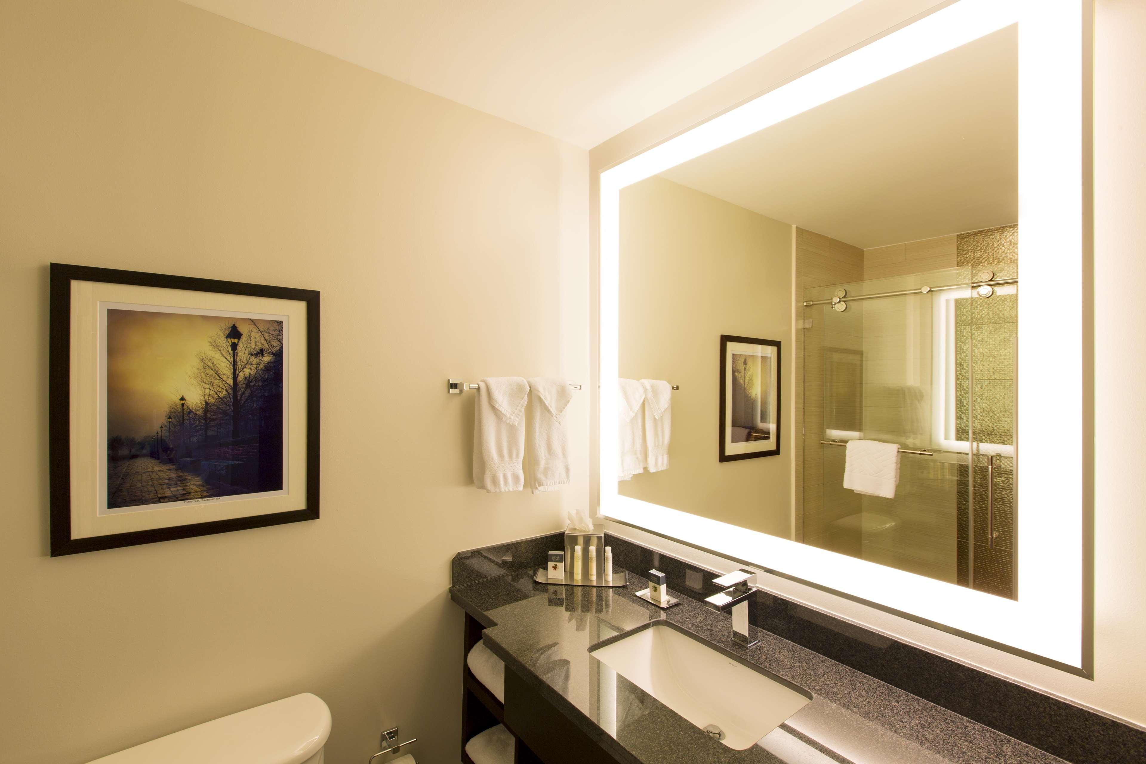 Hotel Doubletree By Hilton Historic Savannah