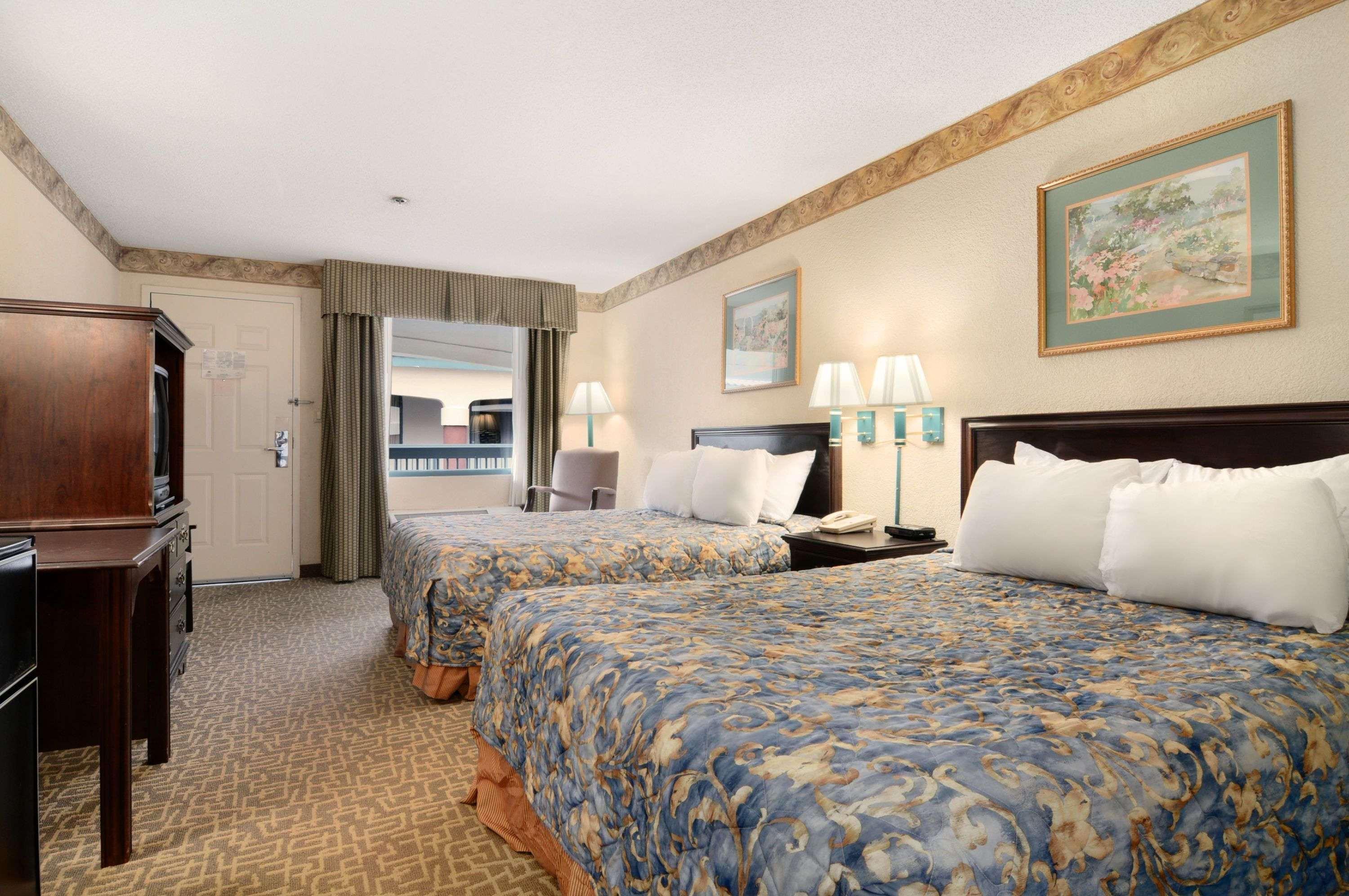 6 Ga Gateway & I95 Hotel Savannah