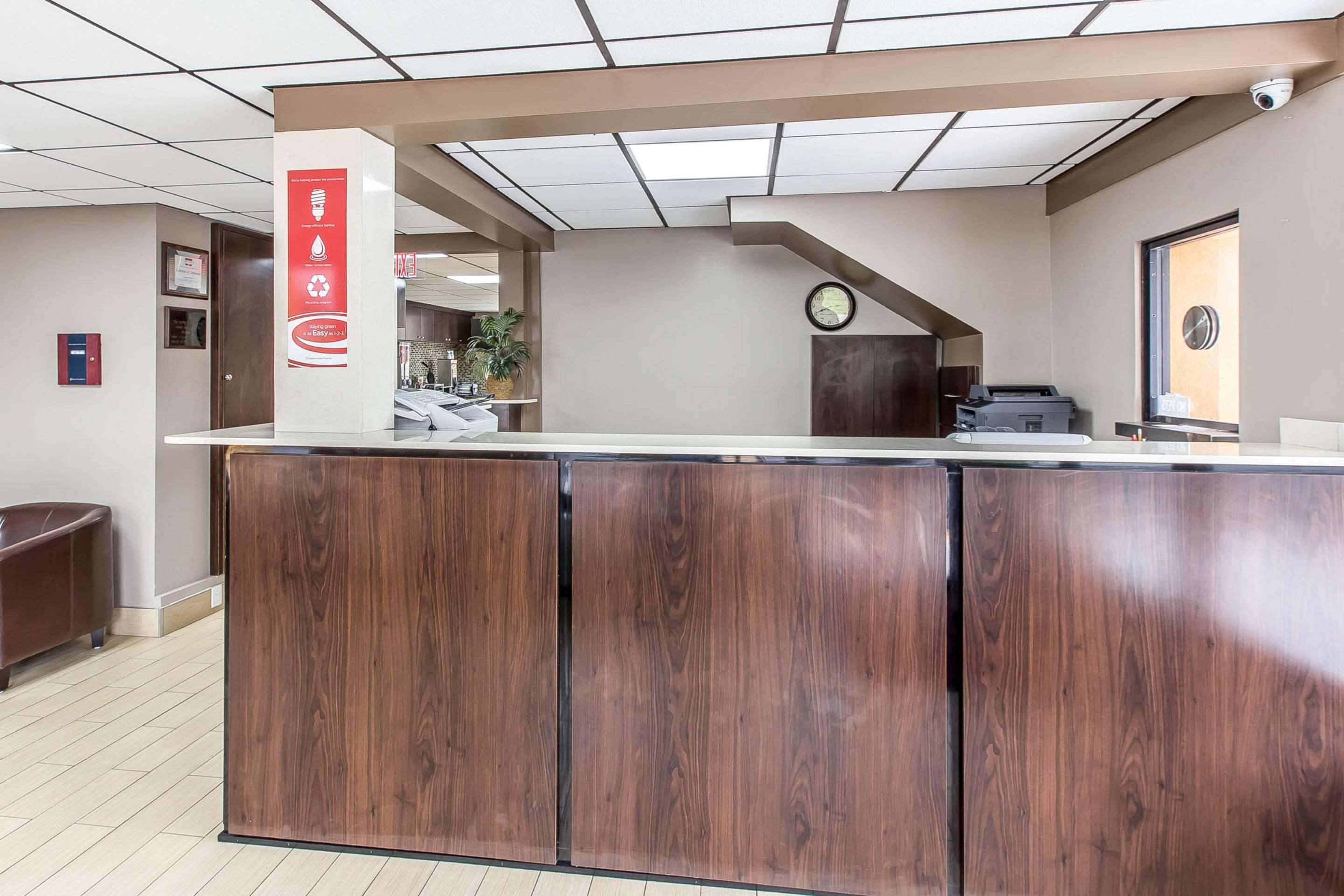 Econo Midtown Motel