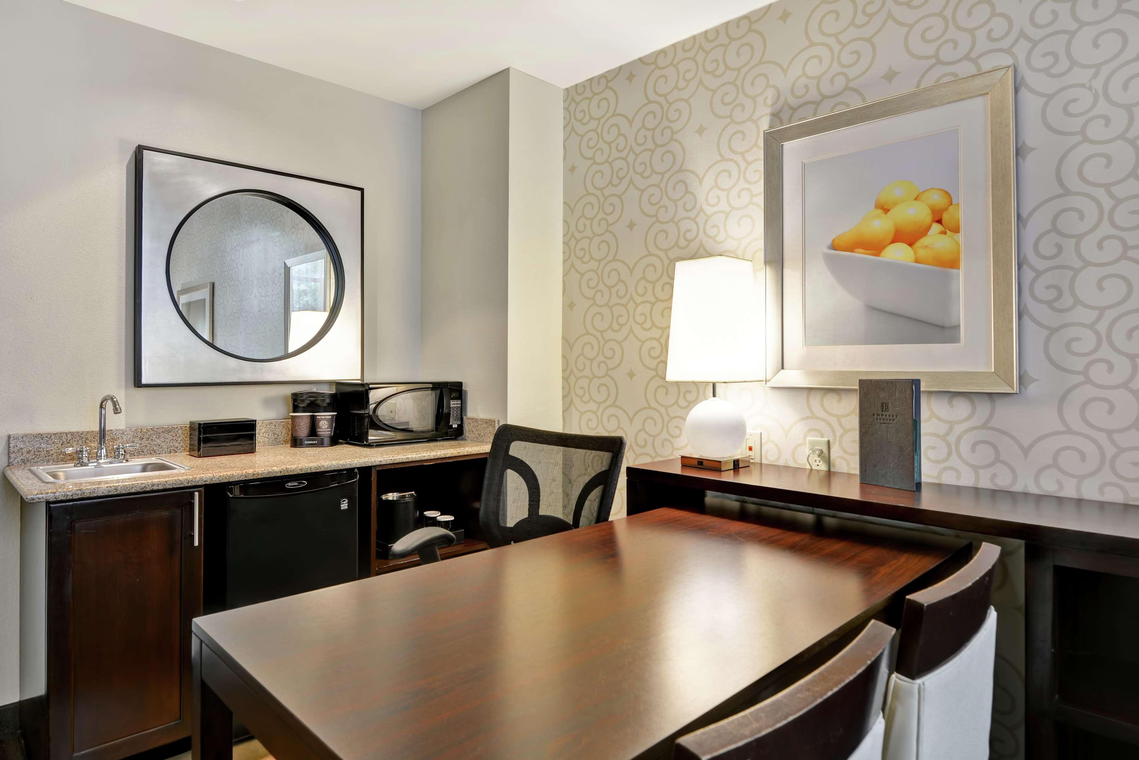 Embassy Airport Hotel 4*