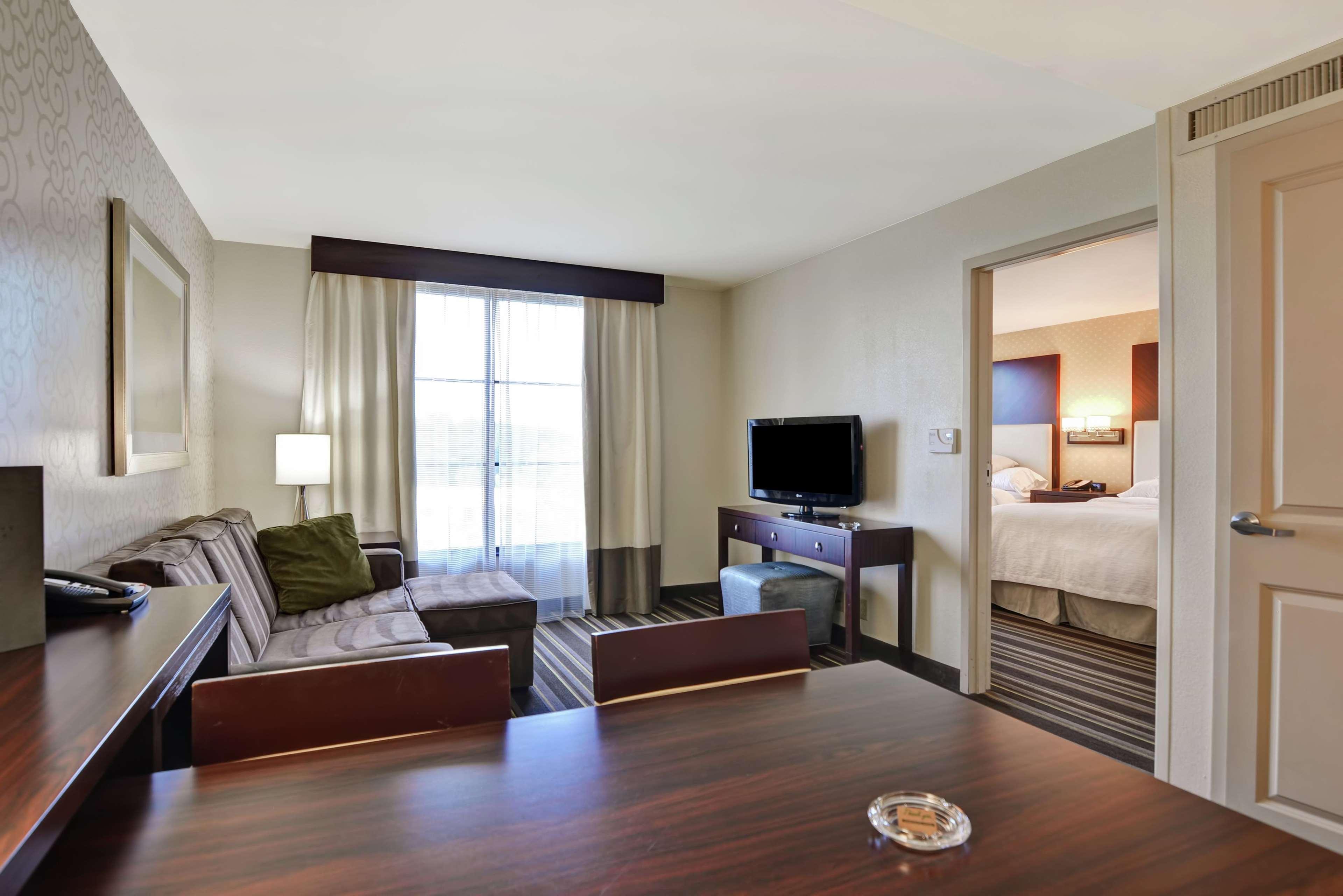 Embassy Airport Hotel Savannah