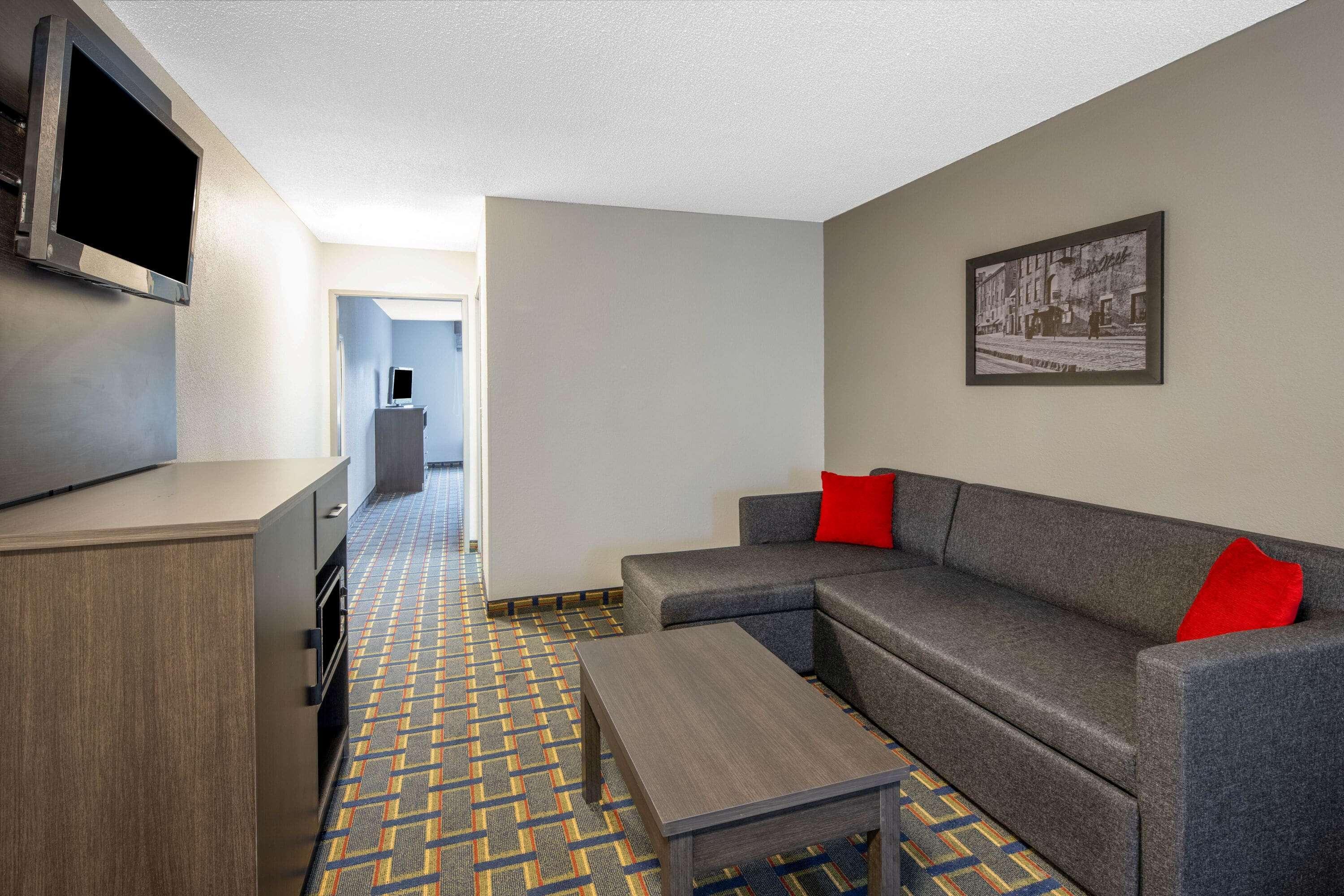 Baymont By Wyndham Pooler/savannah Savannah