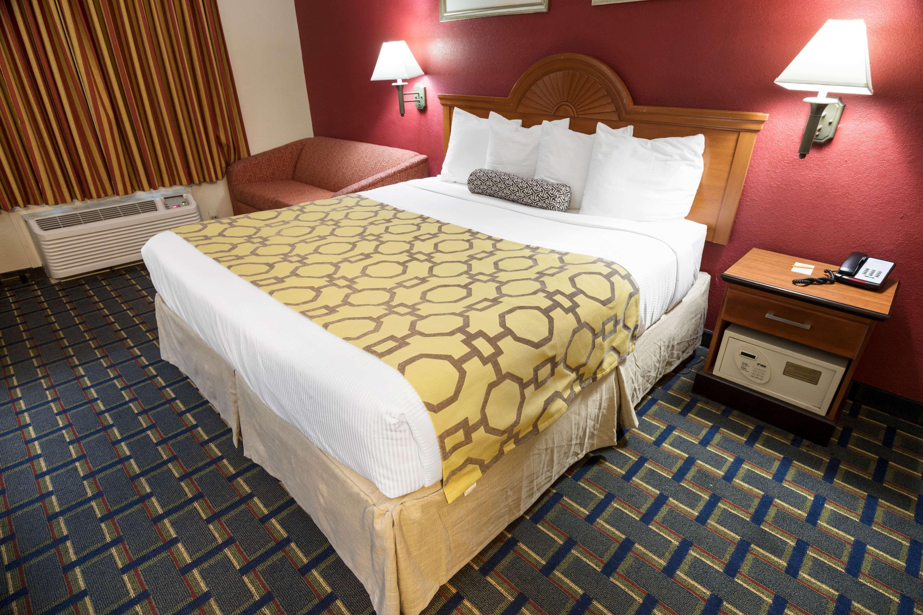 Baymont By Wyndham Pooler/savannah Savannah