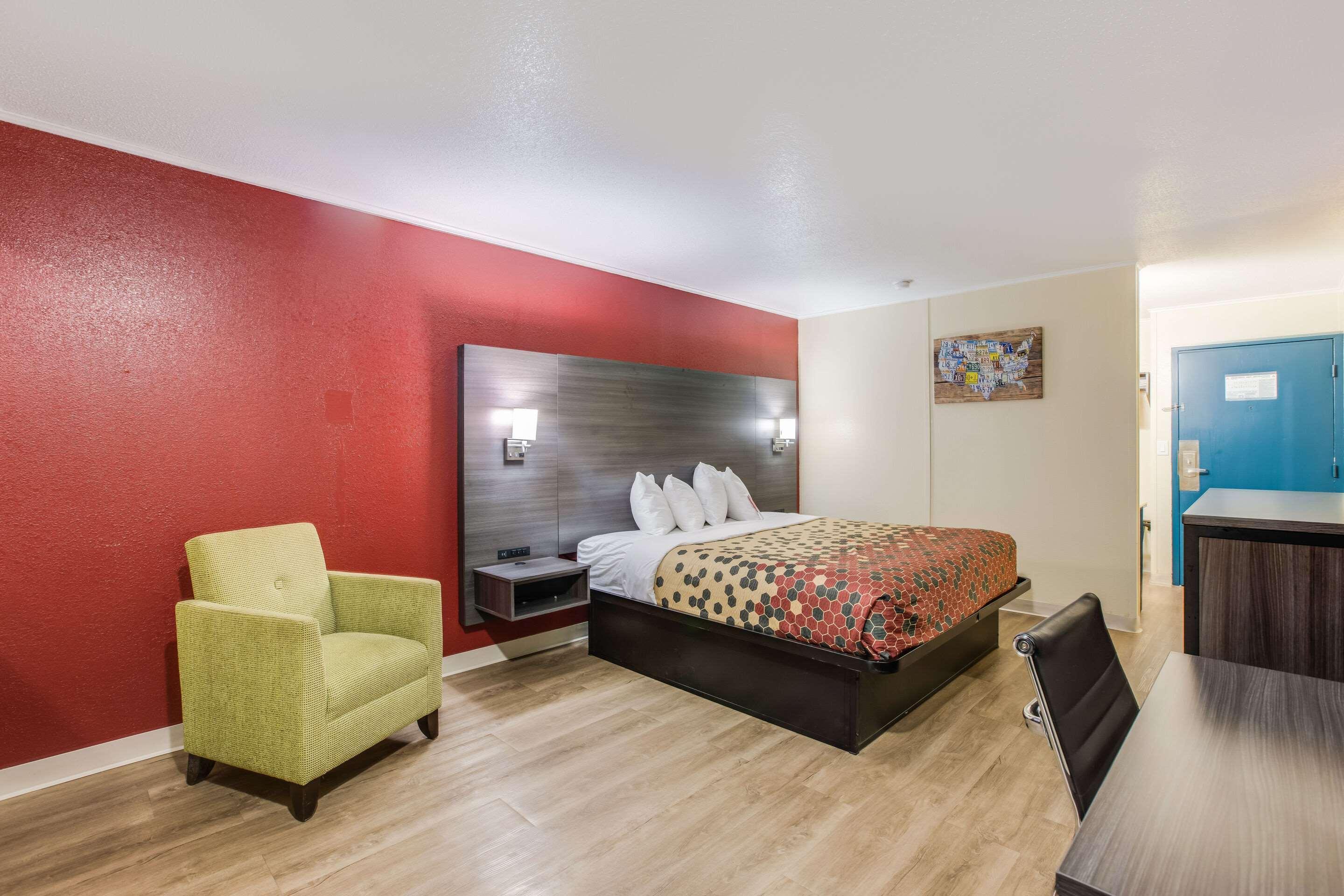Econo Lodge Savannah