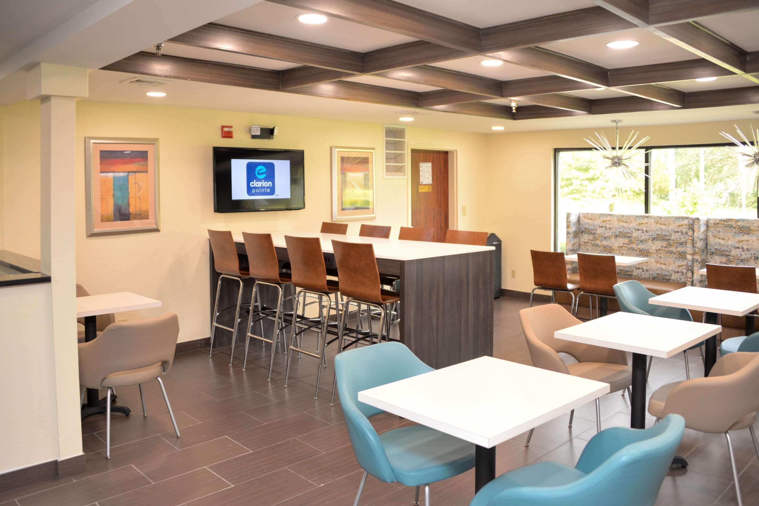 Clarion Pointe Gateway I-95 Hotel
