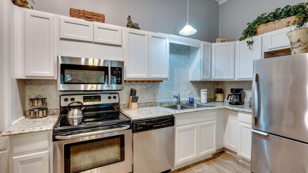 Comfortable Escape In Historic Downtown Bed & Breakfast Savannah