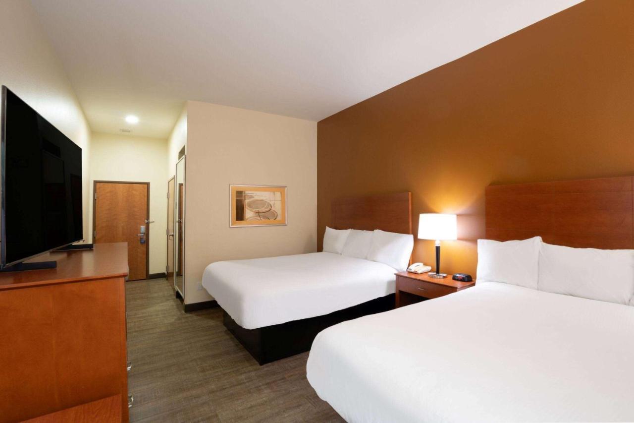 Hotel Baymont By Wyndham South Georgetown