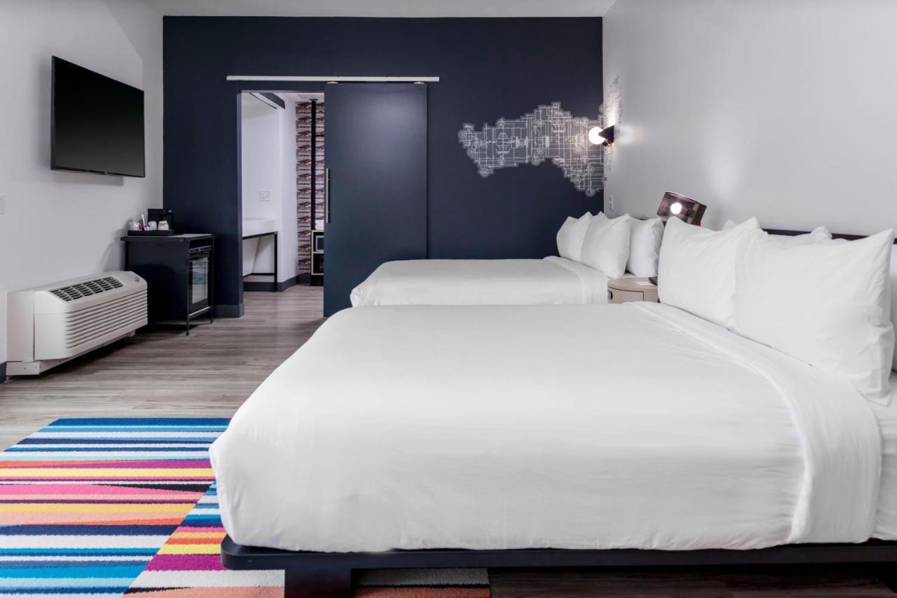 Aloft Airport Hotel 3*