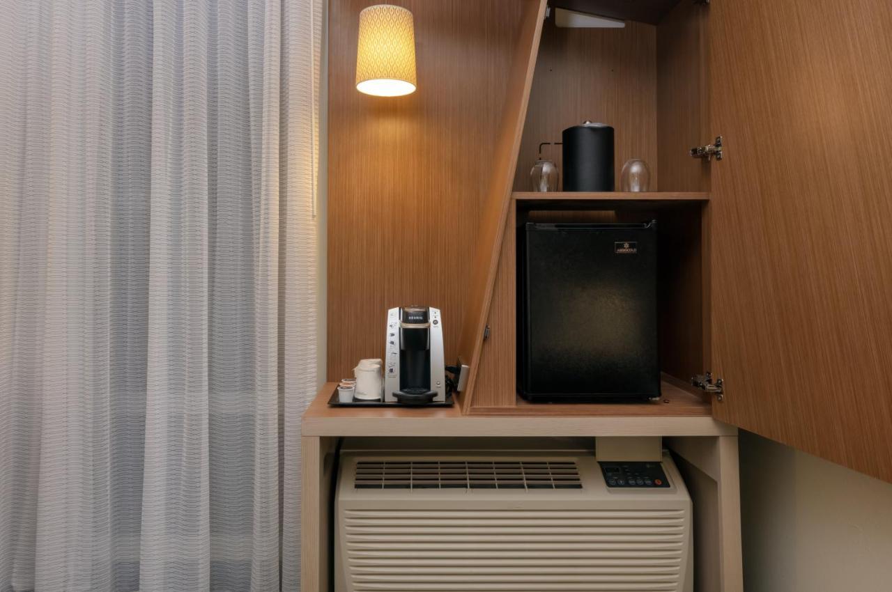 Courtyard By Marriott Airport Hotel Savannah