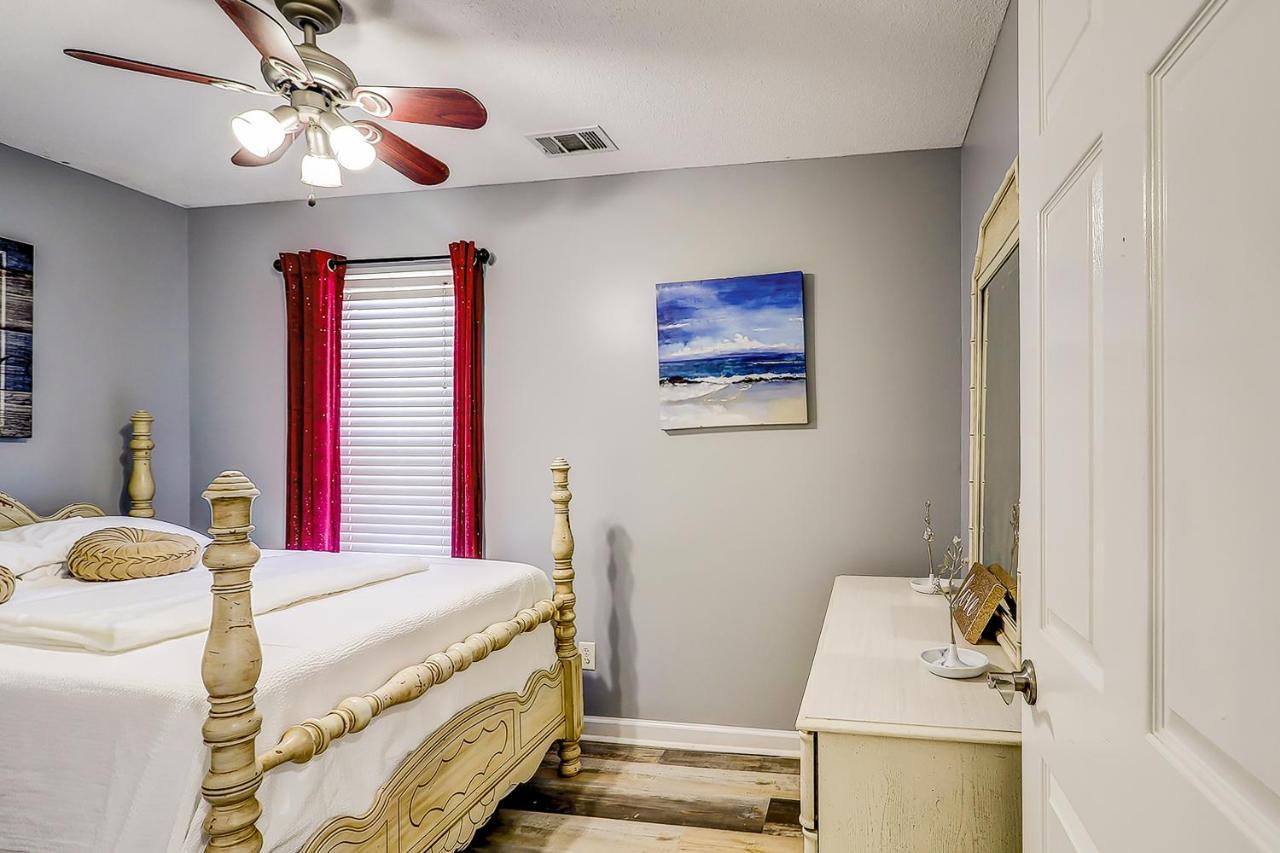 Island Oasis Unit B Apartment *