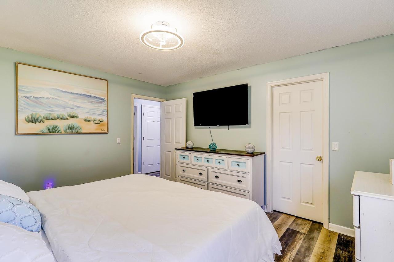Island Oasis Unit B Savannah