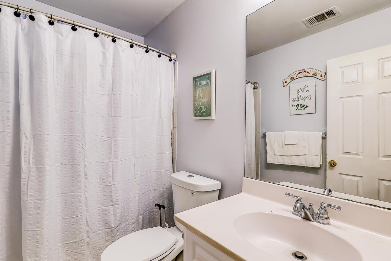 Island Oasis Unit B *