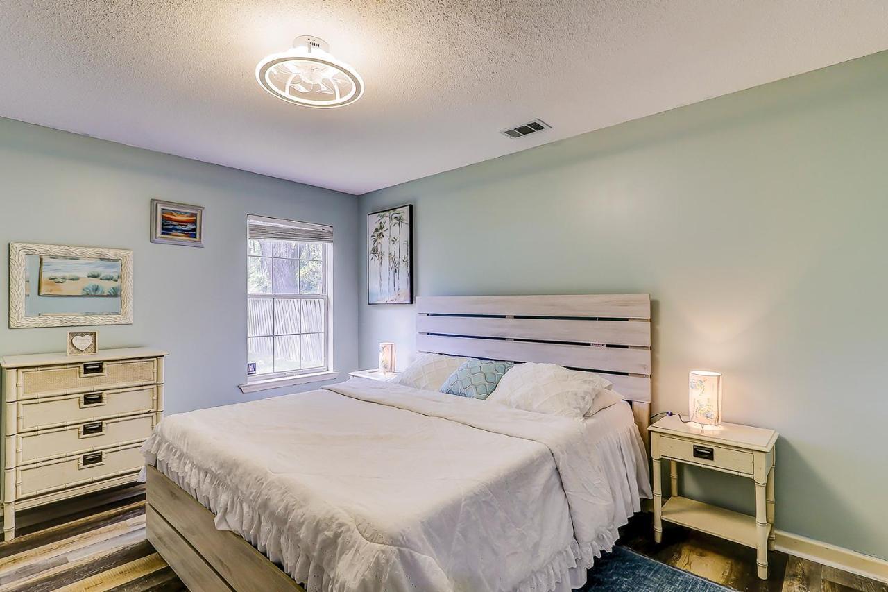 Island Oasis Unit B Apartment Savannah