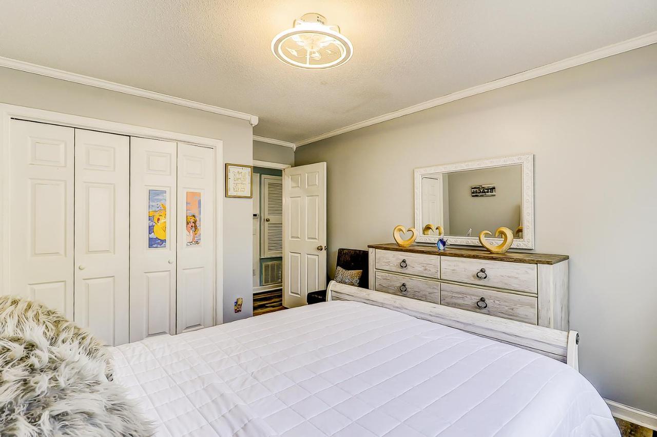 Island Oasis Unit B