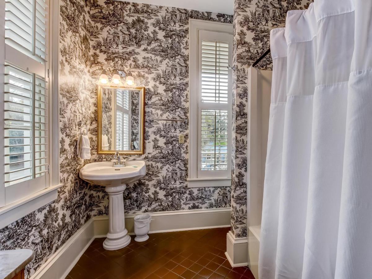 Bird Baldwin Parlor Holiday home