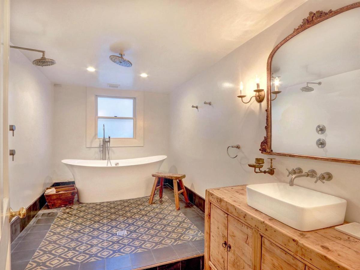 Elsewhere On Madison Square Manor Holiday home *