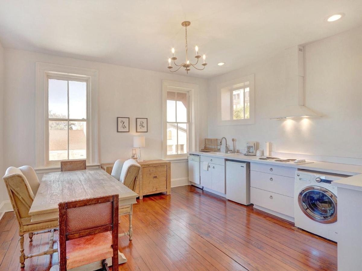Elsewhere On Madison Square Manor Holiday home Savannah