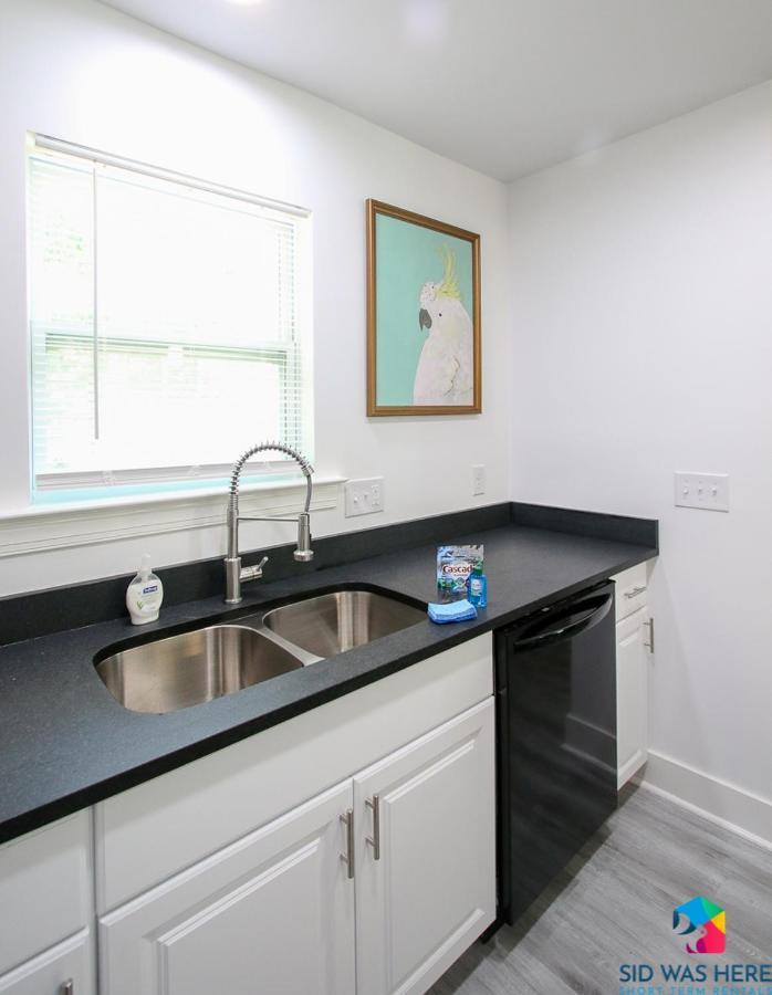Perchcozy, Quiet Close To Sav, I-95 Pets Holiday home Savannah