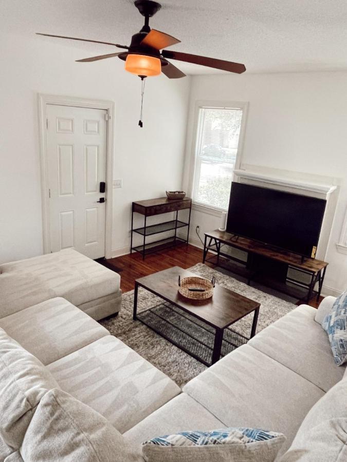 Southern Charm At Its Near South Historic District Holiday home *