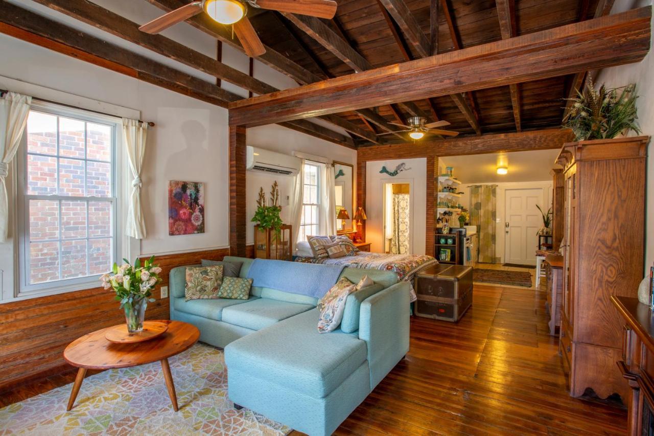 Stella Blue - 8 * Savannah