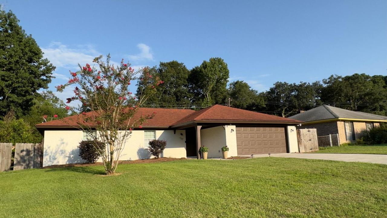 Cozy Oasis 15min To Dt & Tybee, Away From - The Nest
