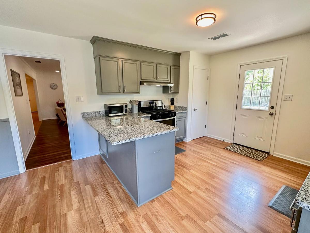 Cozy Oasis 15min To Dt & Tybee, Away From - The Nest