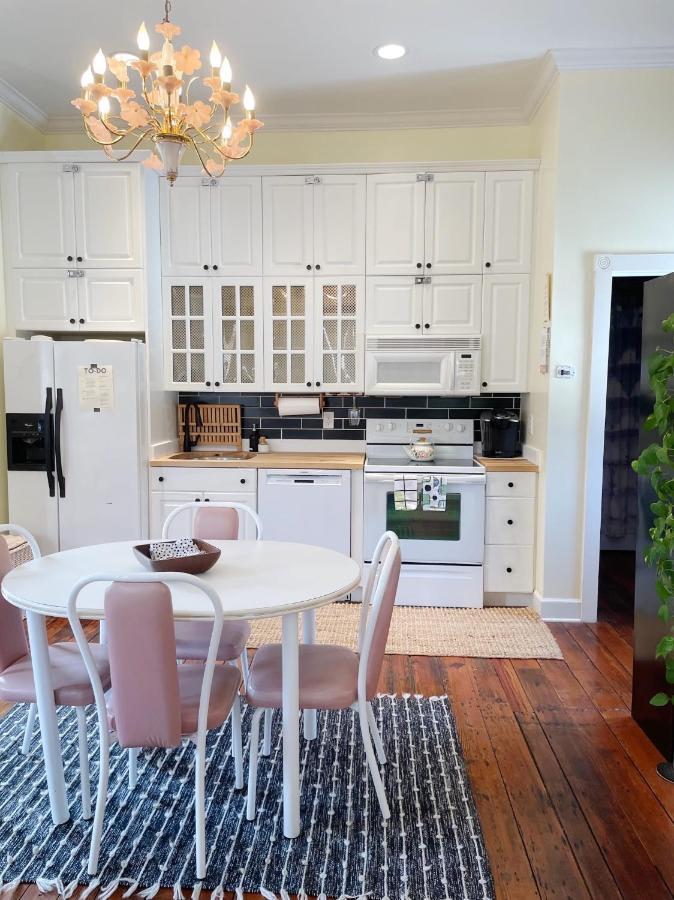 Romantic 1885 Loft Steps From Pulaski Square *