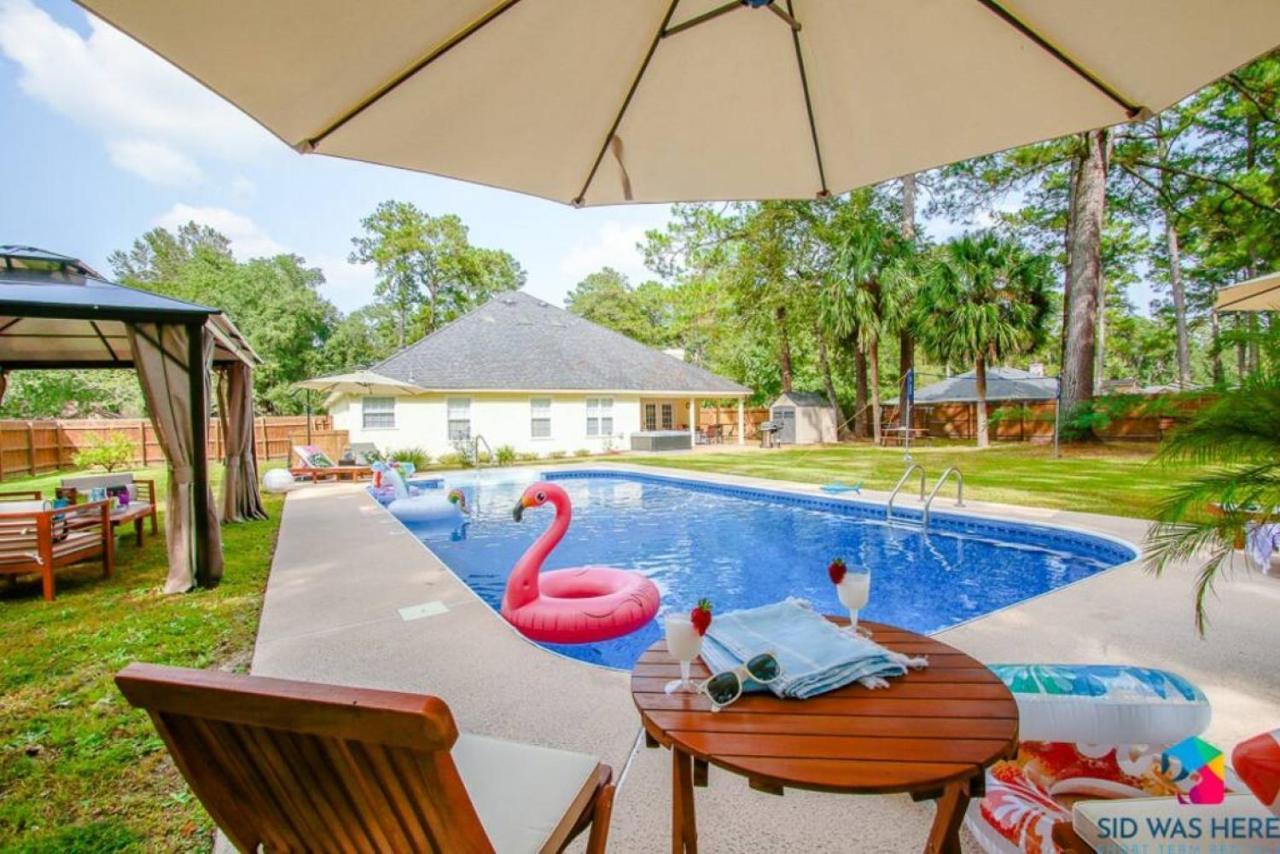 5br Pool, Jacuzzi, Firepit, Sports, Games Holiday home *