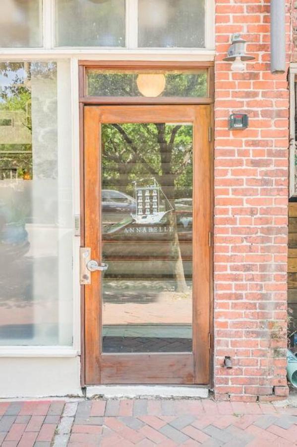 Spacious 2 Bedroom In Downtown Savannah