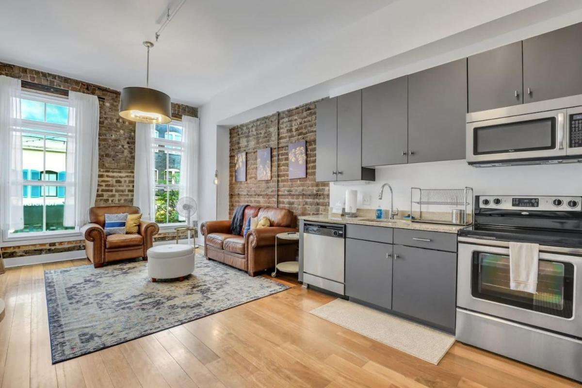Lush Loft - Near Plant Riverside District Apartment *