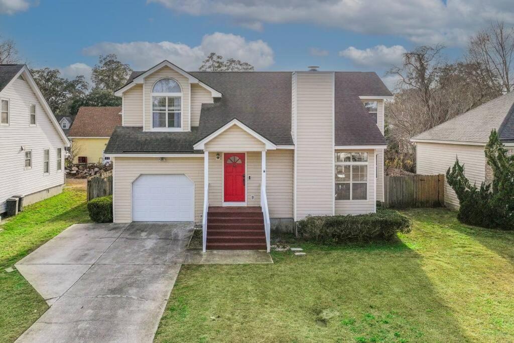 The Dream House: 3 Bed 3 Bath Apartment Savannah