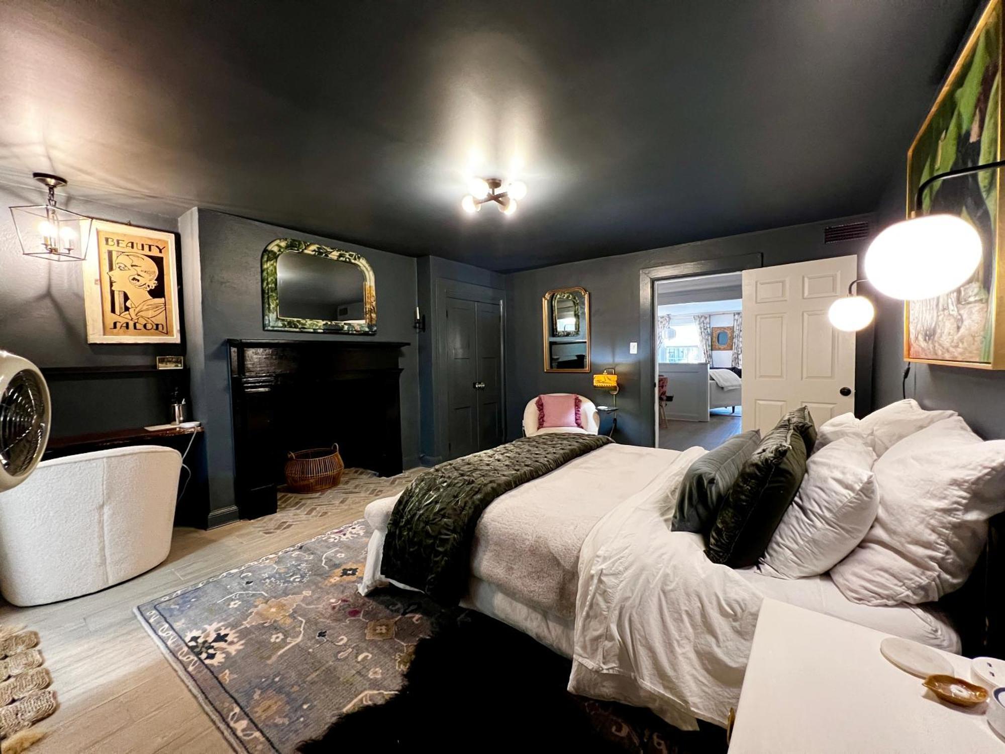 Be Our Gaston's A Walk In The Park Apartment