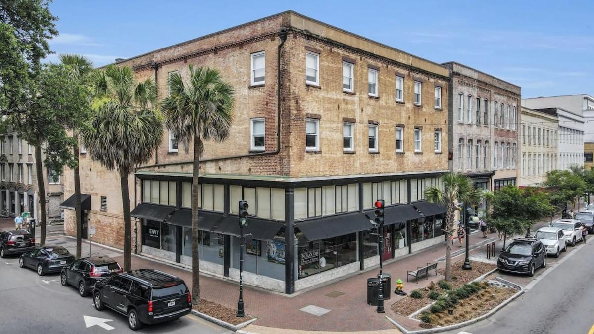 The Georgia Peach -near Plant Riverside & Downtown