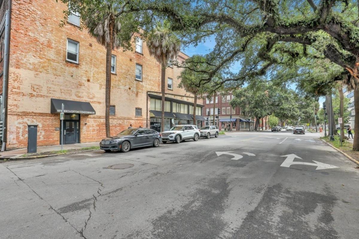 Apartment Lush Loft - Near Plant Riverside District *