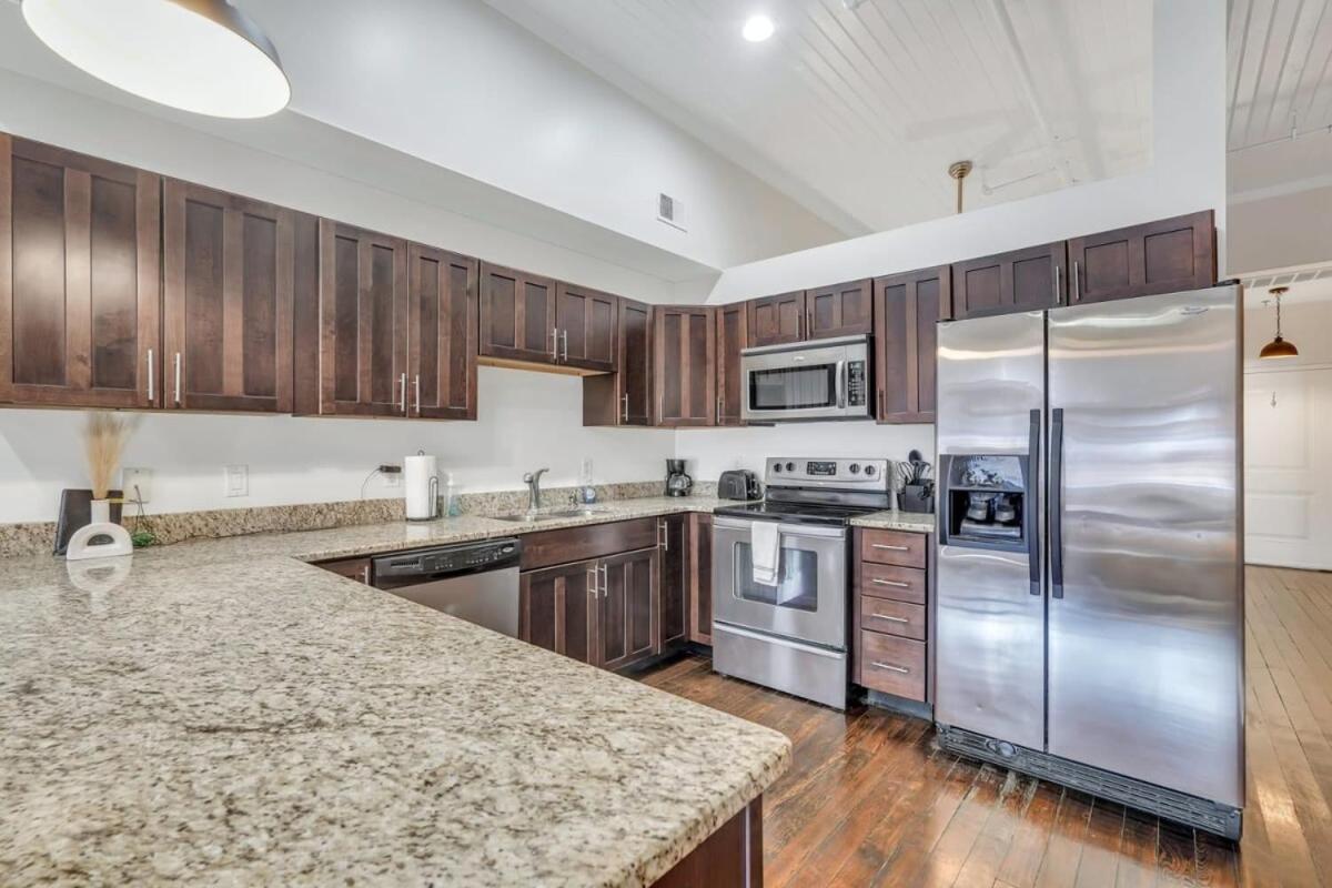 Apartment Broughton Bliss Loft- Market Plant Riverside Savannah