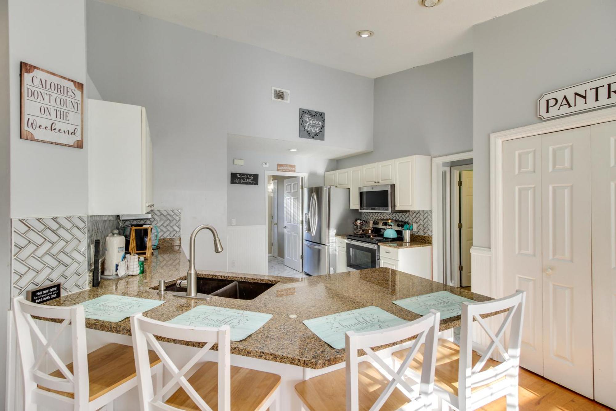 Pet-friendly Gem - 12 Mi To Tybee Island!