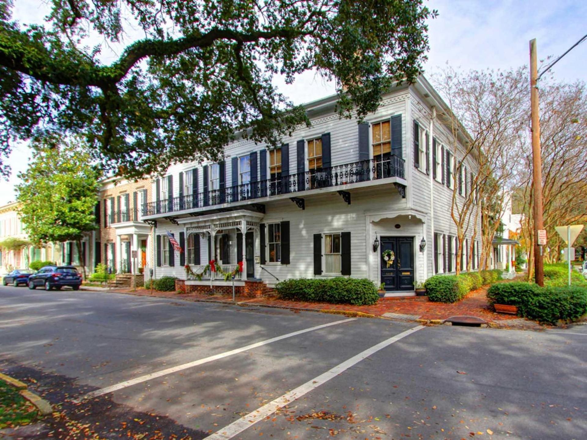 Washington Square Manor