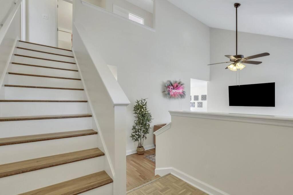 The Dream House: 3 Bed 3 Bath Apartment