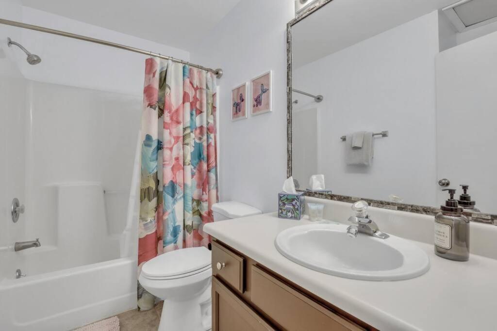 The Dream House: 3 Bed 3 Bath Apartment